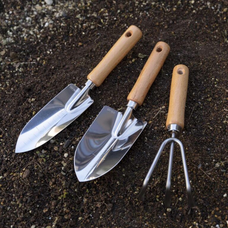 What Are Garden Trowels Made Of